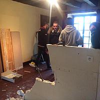 La salle a entièrement été refaite, il a fallu commencer par casser...